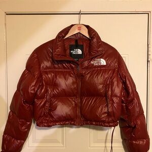 The North Face Nuptse cropped jacket in burgundy